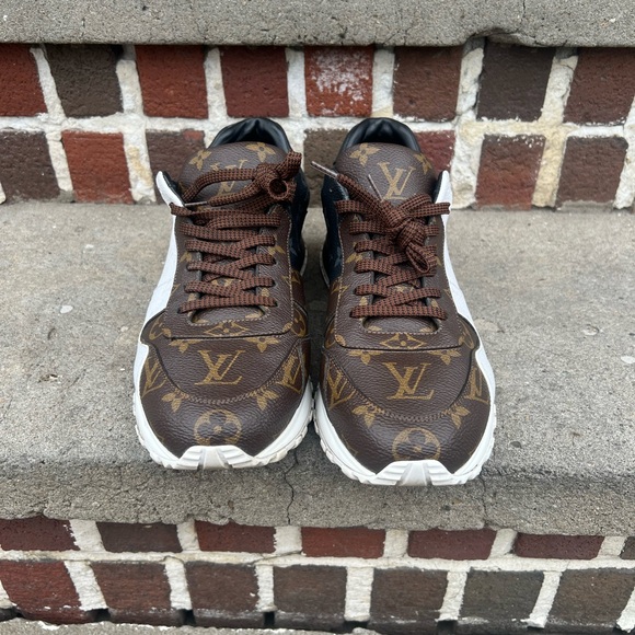 Louis Vuitton Brown and Black Sneakers Modern Design - Picture 4 of 7